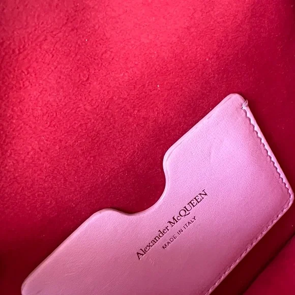 ❌❌SOLD NWT Alexander McQueen Skull Quilted Shoulder Bag - Picture 7 of 10